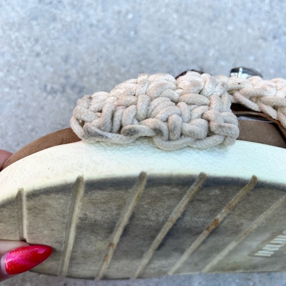 INUIKII woven sandals in Stone White - Picture 6 of 6